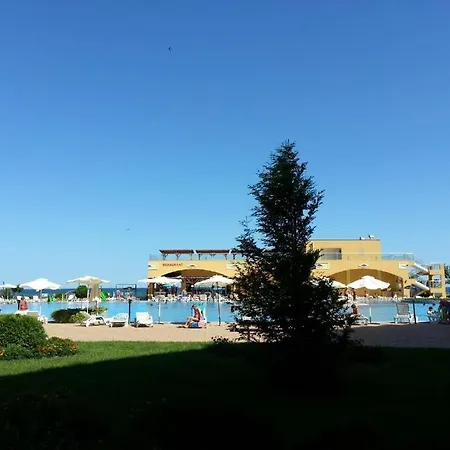 Apartament Midia Family *