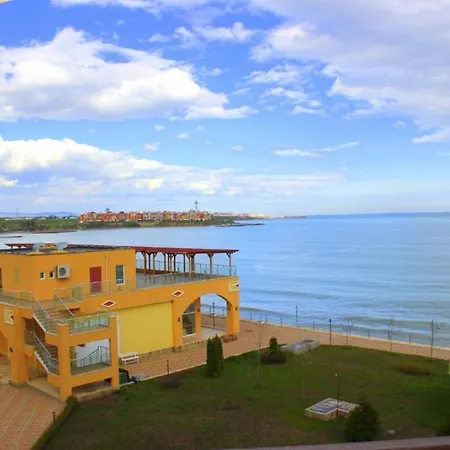 Midia Family Apartament Aheloy