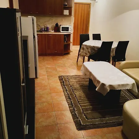 Apartament Midia Family *